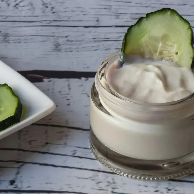 What is the Comedogenic Scale? What oils cause breakouts? Cucumbers and face cream.